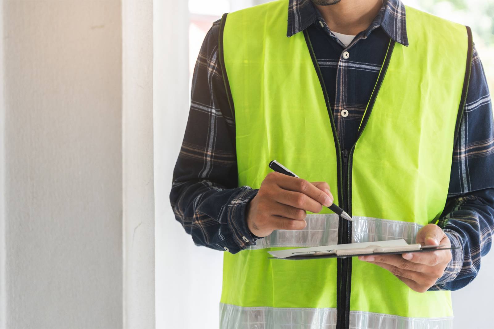 connaître les diagnostics obligatoires avant travaux ou les contrôles de bâtiments obligatoires à Bordeaux